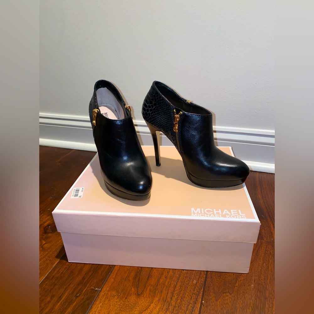 MICHAEL Michael Kors bootie